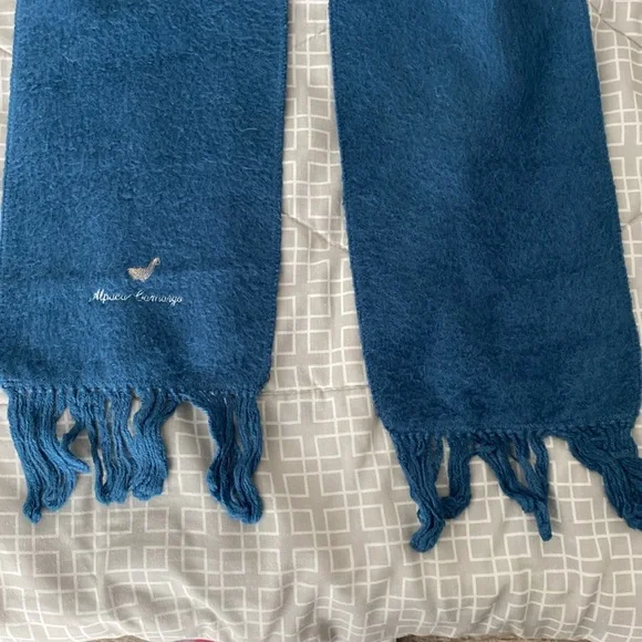 Peruvian Alpaca Camargo dark blue fringe scarf - Picture 4 of 17